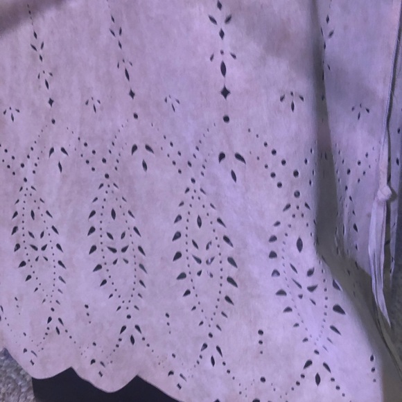 Danier Leather cream suede A line skirt with scalloped hem and cutout pattern - Picture 8 of 9